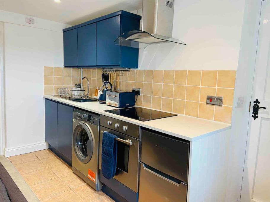 The Mill Stylish Rural Apartment With Beautiful Views Welsh Newton Common Eksteriør bilde
