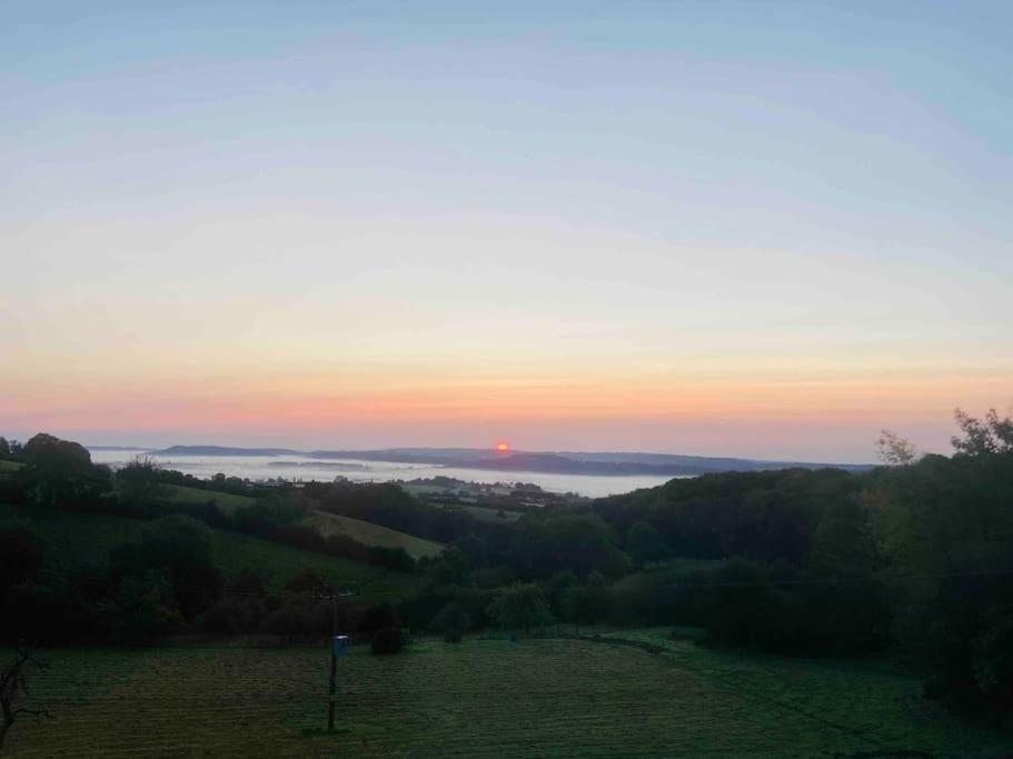 The Mill Stylish Rural Apartment With Beautiful Views Welsh Newton Common Eksteriør bilde